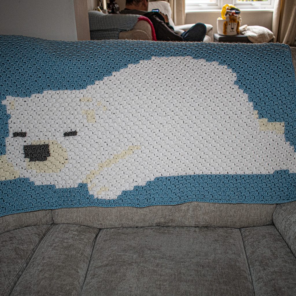 You can see why this cute polar bear baby blanket is perfect for winter gifting!
