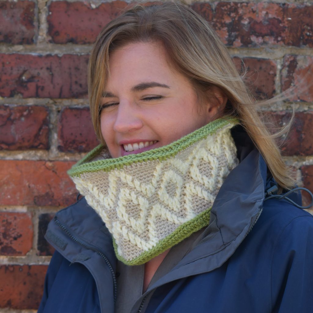 Looking to try more interesting stitches? Try the Cabled Cowl ...