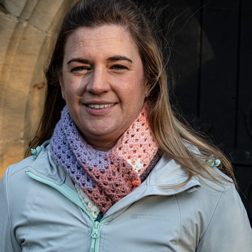 This free crochet scarf pattern is also very easy to wear once made.