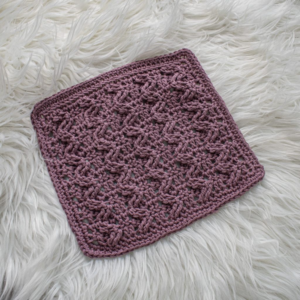 The back of the washcloth is not textured so you have the best of both worlds with this washcloth crochet pattern.