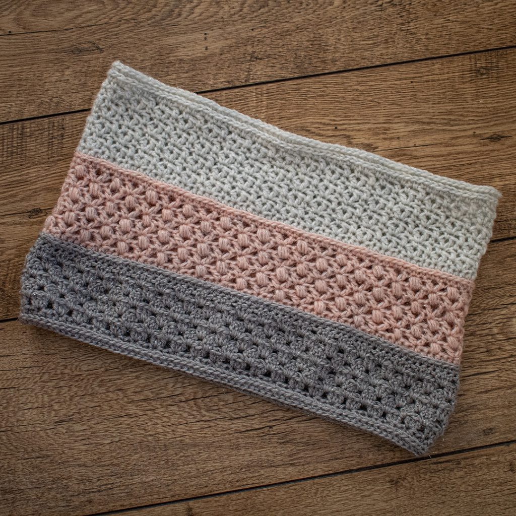 This free easy cowl pattern comes in sizes from aged 2 to adult