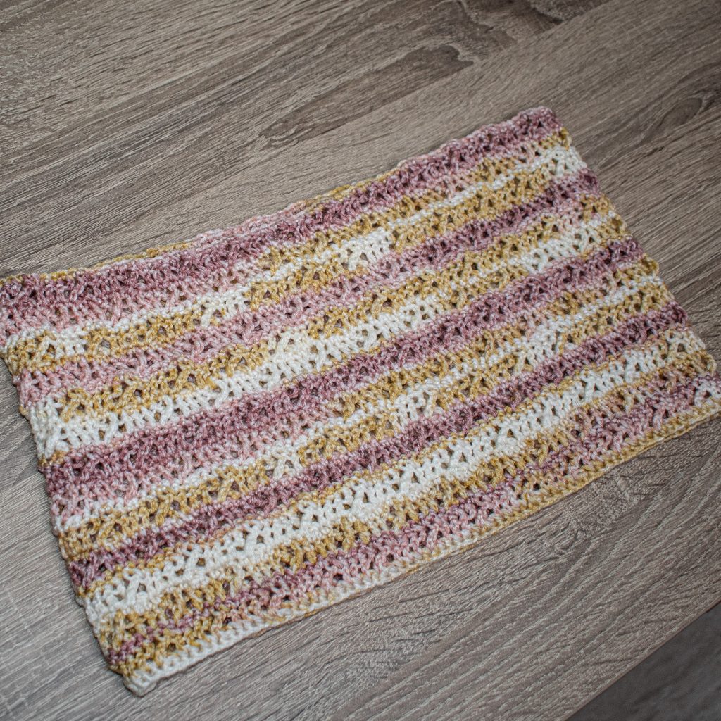This free crochet cowl pattern has some pretty texture that works well with variegated yarns